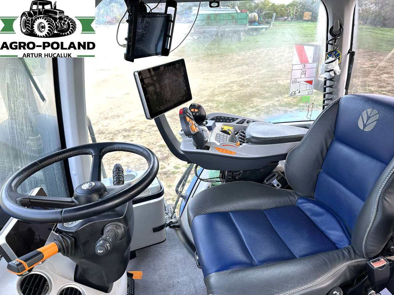 NEW HOLLAND T 8.435 HD SMARTTRAX - 2024 ROK - 1126 h - Tractor: foto 3 NEW HOLLAND T 8.435 HD SMARTTRAX - 2024 ROK - 1126 h - Tractor: foto 3