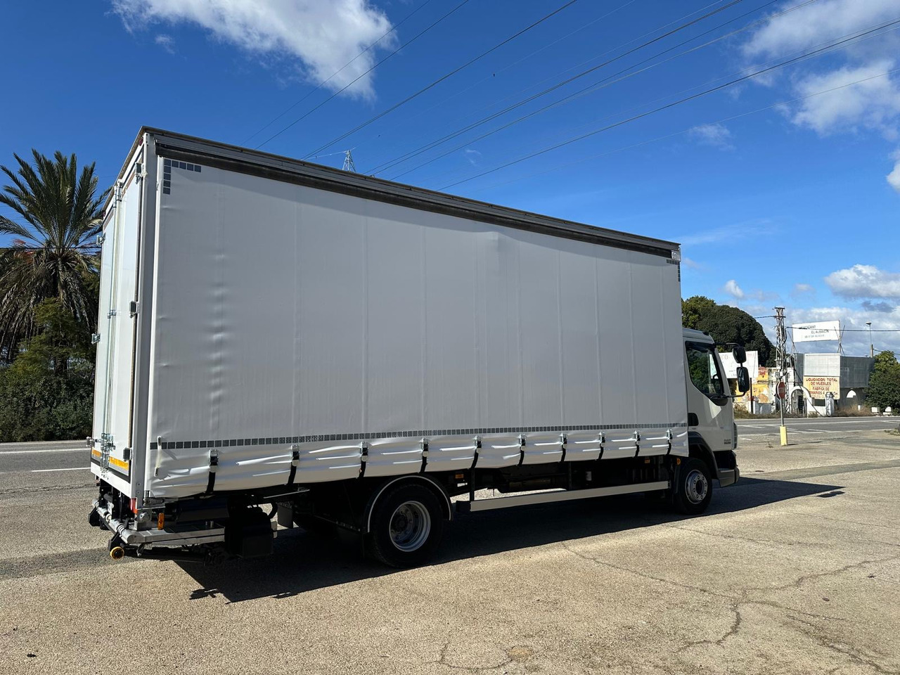 DAF LF 45.250 - Camión lona: foto 3 DAF LF 45.250 - Camión lona: foto 3