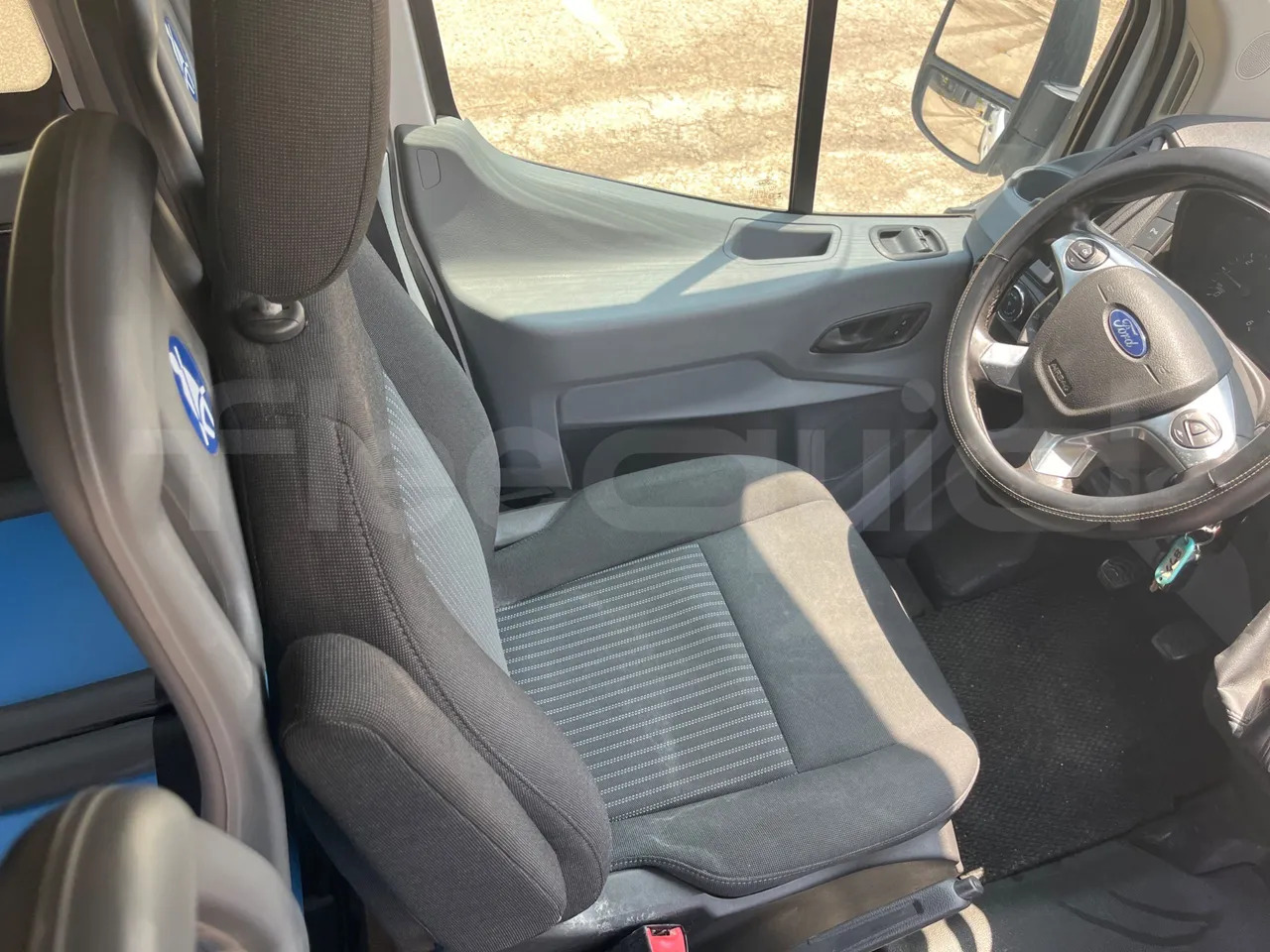 Minibús, Furgoneta de pasajeros Ford Transit: foto 15