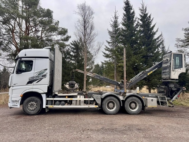 Mercedes Arocs 3358 L 6x4 Radstand 4500 Arocs 3358 L 6x4 - Camión forestal: foto 2 Mercedes Arocs 3358 L 6x4 Radstand 4500 Arocs 3358 L 6x4 - Camión forestal: foto 2
