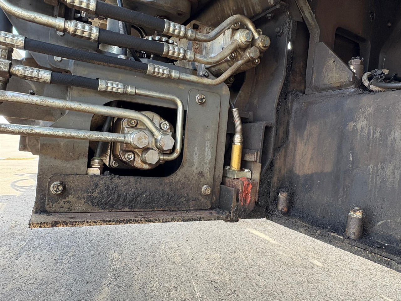 Pavimentadora de asfalto VÖGELE SUPER 1900-3i: foto 15