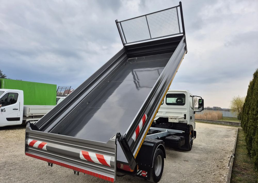 Nissan ATLEON 3.0 150KM Wywrotka 3-stronna - Furgoneta basculante: foto 4 Nissan ATLEON 3.0 150KM Wywrotka 3-stronna - Furgoneta basculante: foto 4