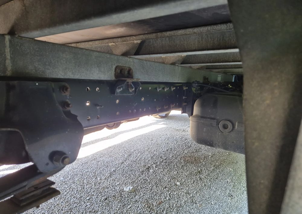 Renault D Gama 3.0Dxi 150KM Iveco Plandeka - Camión lona: foto 5 Renault D Gama 3.0Dxi 150KM Iveco Plandeka - Camión lona: foto 5