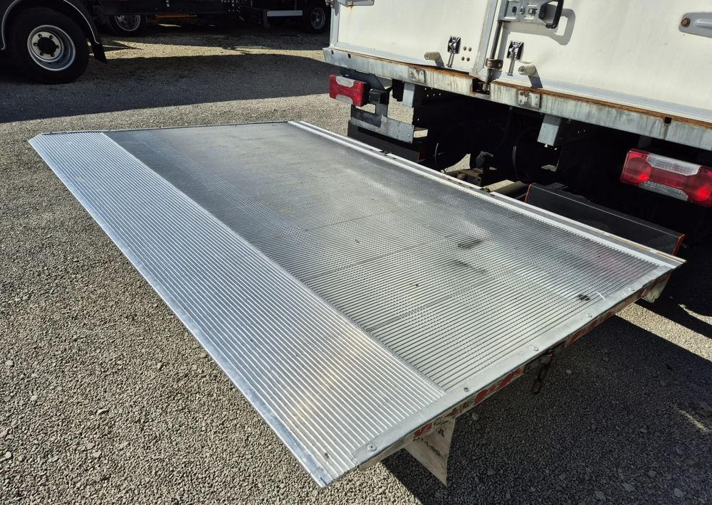 Winda Dhollandia 750kg Iveco 2012 rok, stan idealny! - Trampilla elevadora: foto 4 Winda Dhollandia 750kg Iveco 2012 rok, stan idealny! - Trampilla elevadora: foto 4