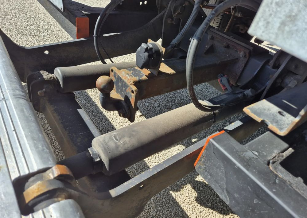 Winda Dhollandia 750kg Iveco 2012 rok, stan idealny! - Trampilla elevadora: foto 5 Winda Dhollandia 750kg Iveco 2012 rok, stan idealny! - Trampilla elevadora: foto 5