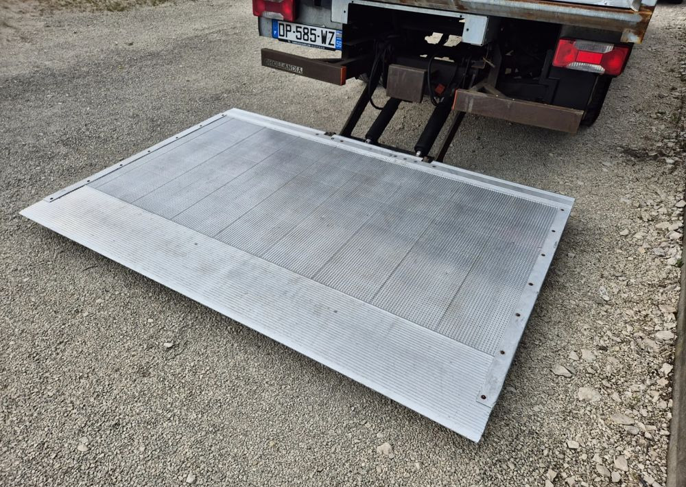 Winda Dhollandia 750kg Iveco , 2015 rok ,stan bdb! - Trampilla elevadora: foto 3 Winda Dhollandia 750kg Iveco , 2015 rok ,stan bdb! - Trampilla elevadora: foto 3