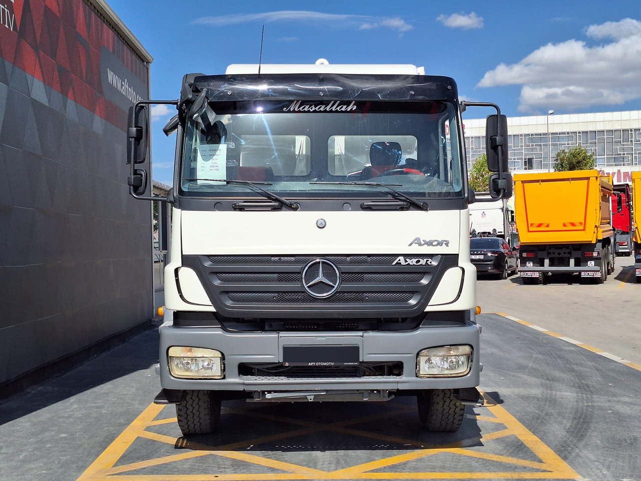 MERCEDES-BENZ AXOR 3028 - Camión hormigonera: foto 2 MERCEDES-BENZ AXOR 3028 - Camión hormigonera: foto 2
