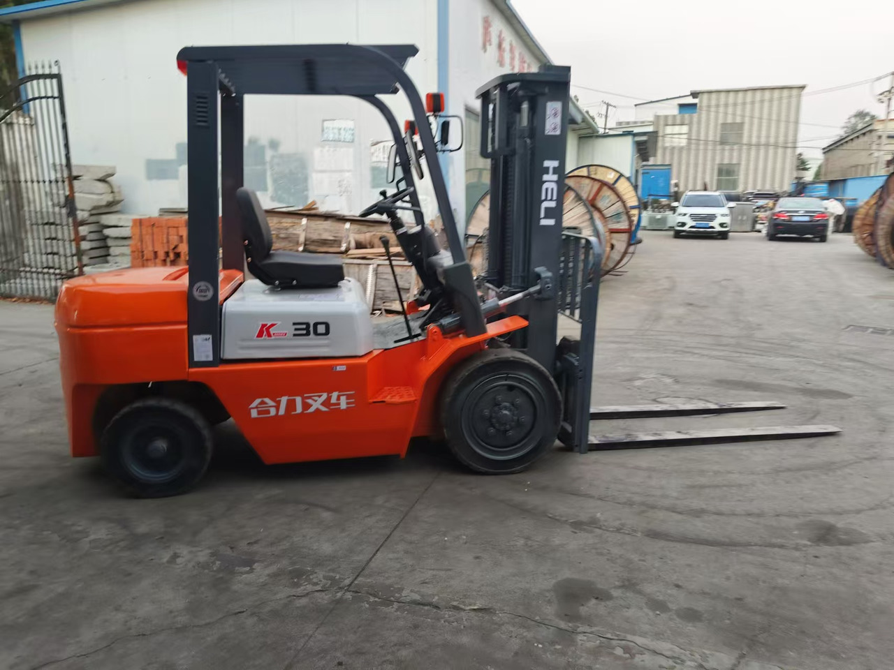 HELI k30 used 3 ton diesel forklift Customizable mast clamps low price - Carretilla elevadora diésel: foto 1 HELI k30 used 3 ton diesel forklift Customizable mast clamps low price - Carretilla elevadora diésel: foto 1