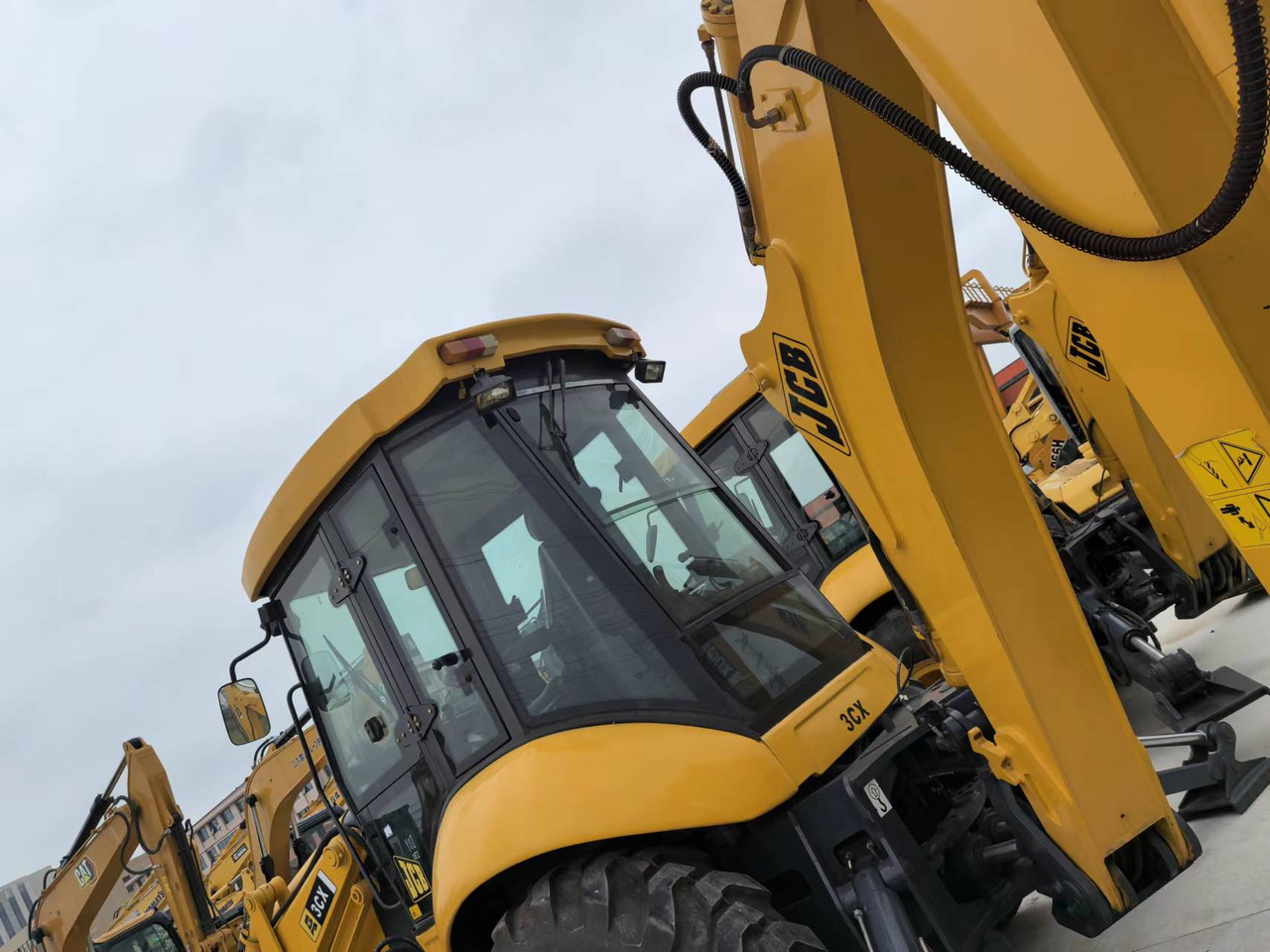 JCB 3CX backhoe loader TLB versatile machine multiple attachment options - Retroexcavadora: foto 4 JCB 3CX backhoe loader TLB versatile machine multiple attachment options - Retroexcavadora: foto 4