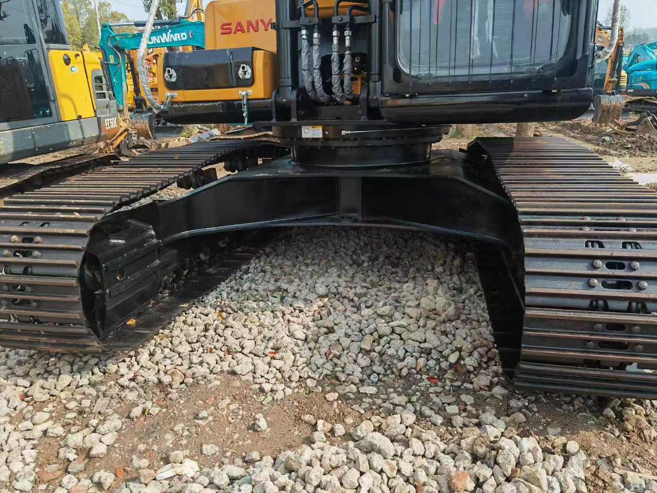 SANY sy215C excavator 20 ton China famous brand hot sale - Excavadora de cadenas: foto 4 SANY sy215C excavator 20 ton China famous brand hot sale - Excavadora de cadenas: foto 4