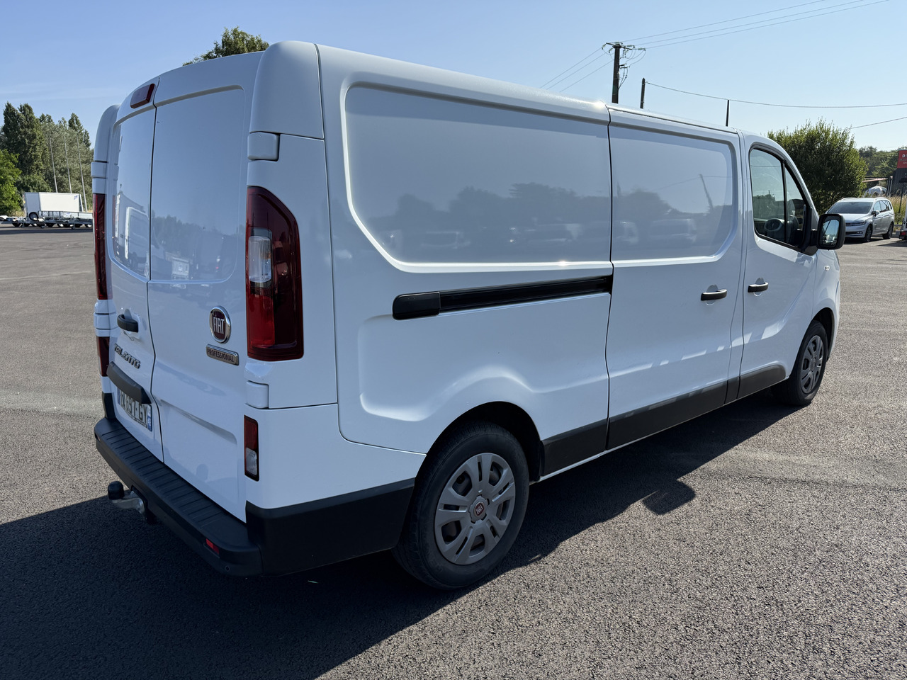 FIAT TALENTO 1T3 LH1 2.0MULTIJET120 PRO LOUNGE + ATTELAGE ET KIT BOIS COMPLET - Furgón: foto 5 FIAT TALENTO 1T3 LH1 2.0MULTIJET120 PRO LOUNGE + ATTELAGE ET KIT BOIS COMPLET - Furgón: foto 5