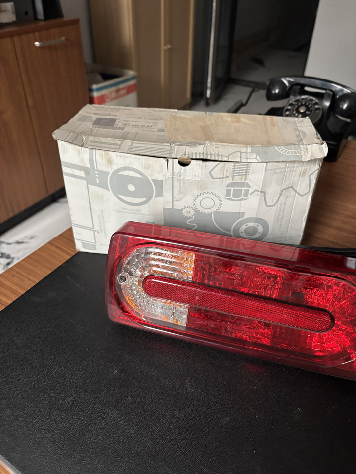 MERCEDES-BENZ G W463 G SERIES TAIL LIGHT - Luz trasera: foto 2 MERCEDES-BENZ G W463 G SERIES TAIL LIGHT - Luz trasera: foto 2