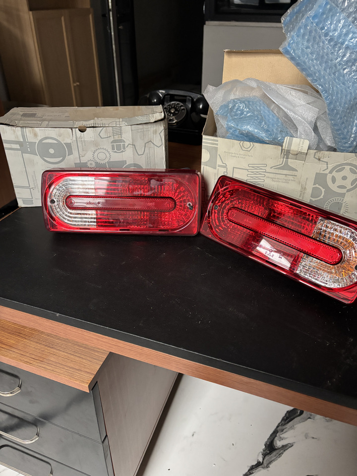 MERCEDES-BENZ G W463 G SERIES TAIL LIGHT - Luz trasera: foto 1 MERCEDES-BENZ G W463 G SERIES TAIL LIGHT - Luz trasera: foto 1