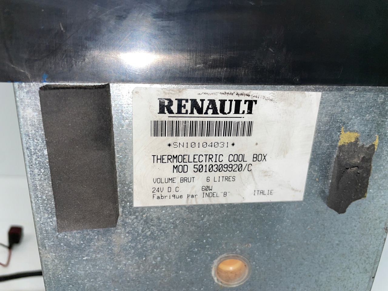 LODÓWKA CHŁODZIARKA RENAULT MAGNUM DXI 24V 6L 60W 5010309920 - Cabina e interior para Camión: foto 5 LODÓWKA CHŁODZIARKA RENAULT MAGNUM DXI 24V 6L 60W 5010309920 - Cabina e interior para Camión: foto 5