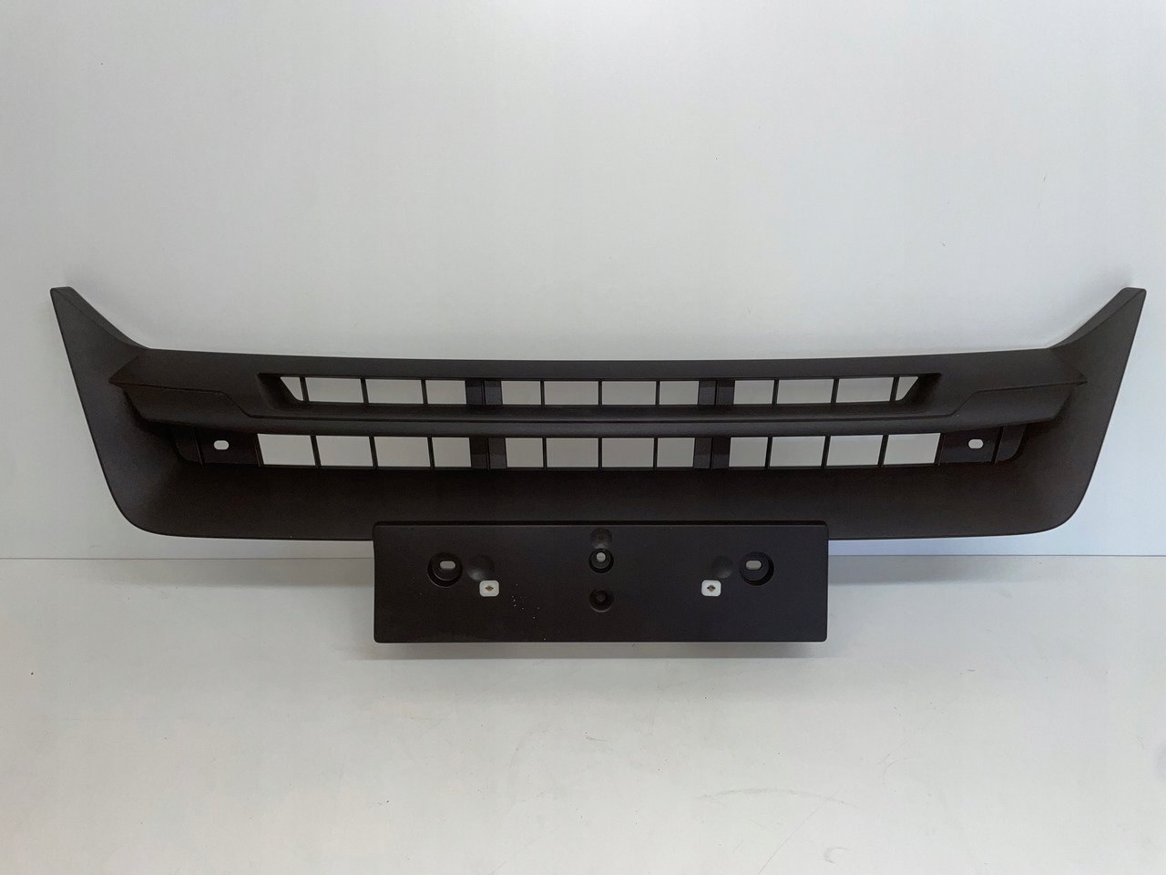 ŚRODKOWY GRILL CHROM ZDERZAKA MAN TGS TG3 TGS 3 ATRAPA 81416146086 - Peldaño: foto 1 ŚRODKOWY GRILL CHROM ZDERZAKA MAN TGS TG3 TGS 3 ATRAPA 81416146086 - Peldaño: foto 1