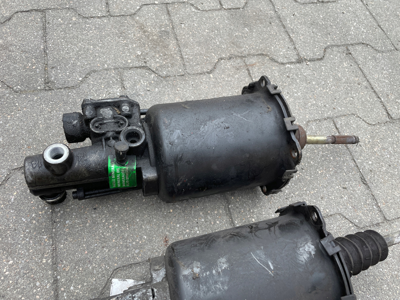 WYBIERAK SKRZYNI BIEGÓW WYSPRZĘGLIK ZAWÓR MAN TGA TGS TGX 9700514127 - Cilindro de embrague para Camión: foto 3 WYBIERAK SKRZYNI BIEGÓW WYSPRZĘGLIK ZAWÓR MAN TGA TGS TGX 9700514127 - Cilindro de embrague para Camión: foto 3