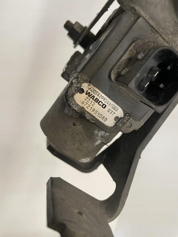 ZAWÓR CIŚNIENIA MERCEDES ACTROS MP4 A0054299244 - Suspensión para Camión: foto 5 ZAWÓR CIŚNIENIA MERCEDES ACTROS MP4 A0054299244 - Suspensión para Camión: foto 5