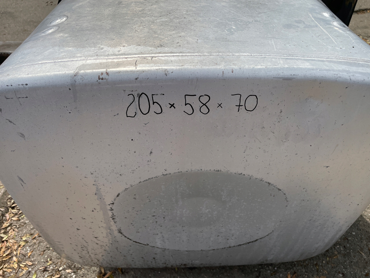 ZBIORNIK PALIWA 710 L MAN TGA TGX TGS 81.12201-6448 - Depósito de combustible para Camión: foto 3 ZBIORNIK PALIWA 710 L MAN TGA TGX TGS 81.12201-6448 - Depósito de combustible para Camión: foto 3