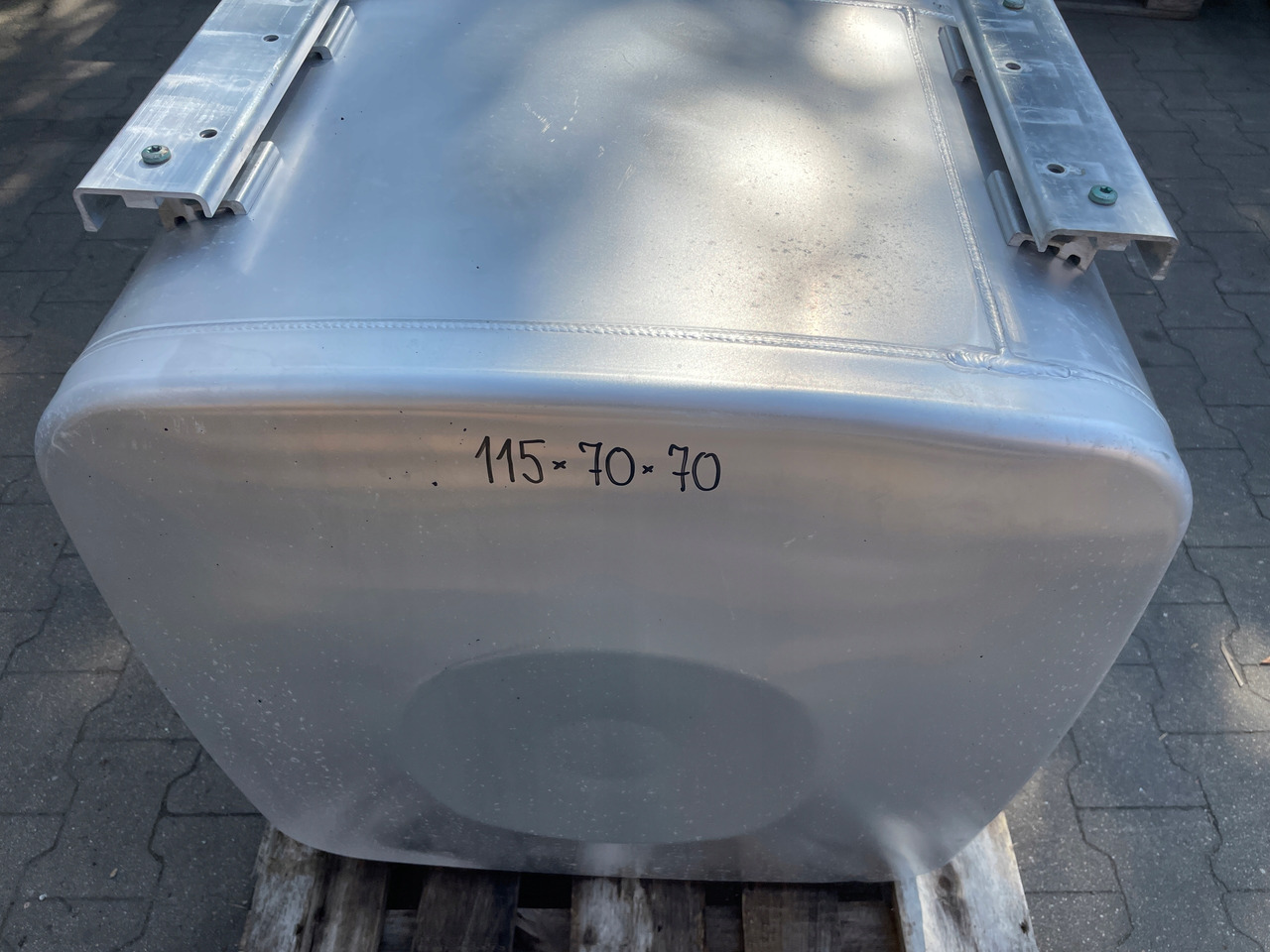 ZBIORNIK PALIWA MAN TGA TGX TGS 460 L 81122016831 - Depósito de combustible para Camión: foto 3 ZBIORNIK PALIWA MAN TGA TGX TGS 460 L 81122016831 - Depósito de combustible para Camión: foto 3