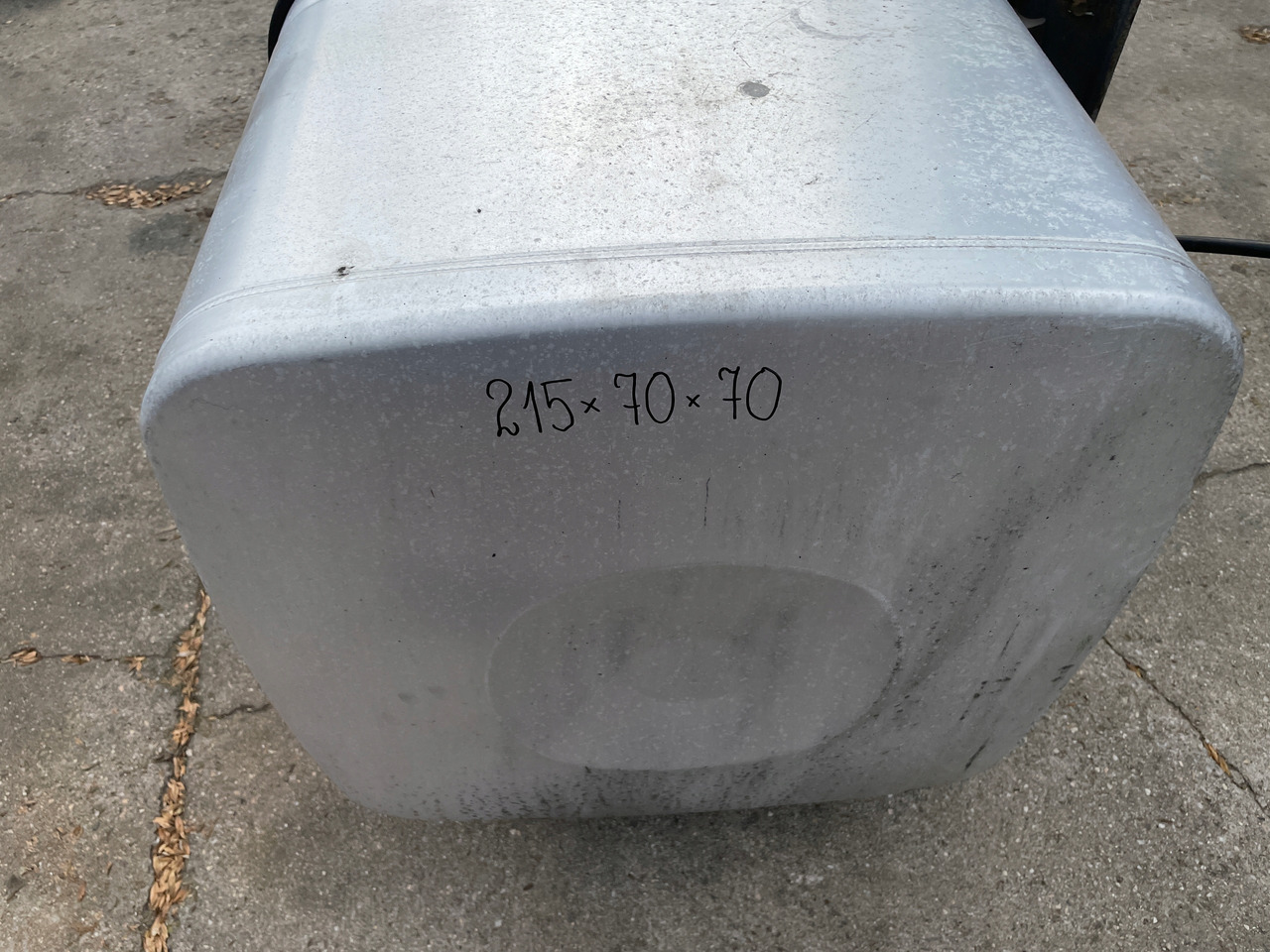 ZBIORNIK PALIWA MAN TGX TGS TGX3 TG3 910 L 81122016846 - Depósito de combustible para Camión: foto 4 ZBIORNIK PALIWA MAN TGX TGS TGX3 TG3 910 L 81122016846 - Depósito de combustible para Camión: foto 4