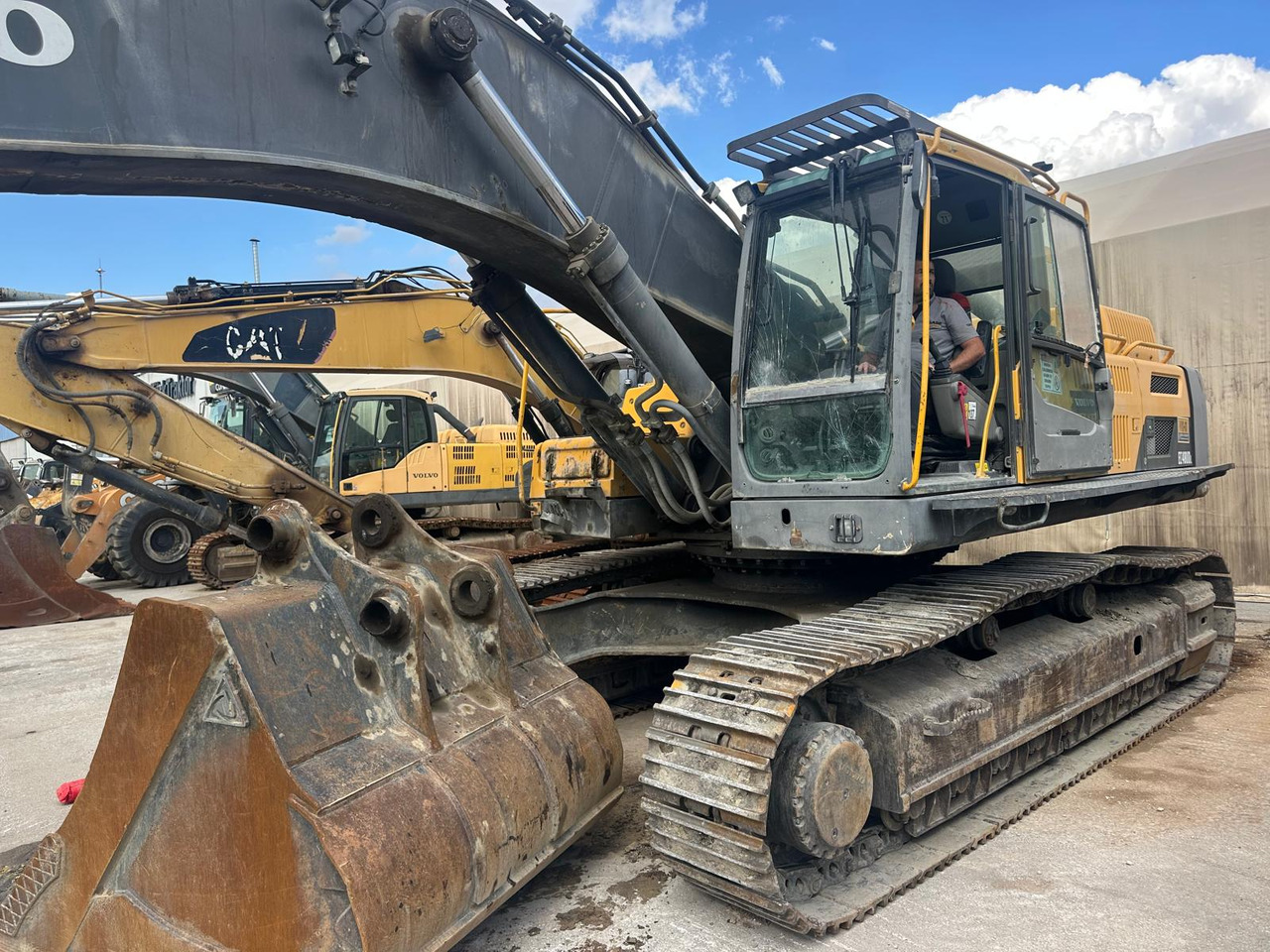 VOLVO EC480D LC - Maquinaria de construcción: foto 1 VOLVO EC480D LC - Maquinaria de construcción: foto 1