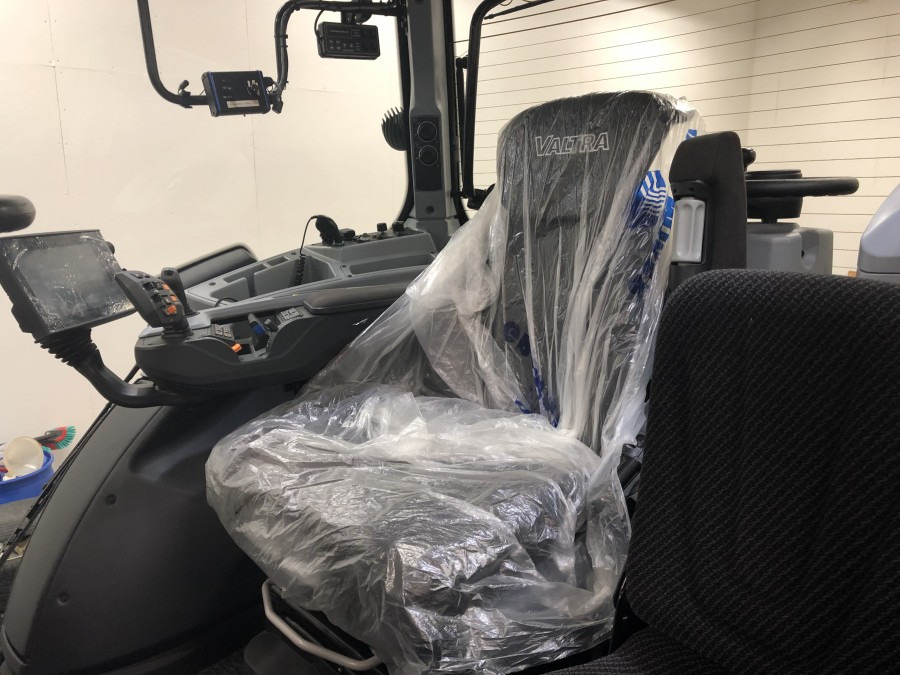 Valtra T234 - Tractor: foto 4 Valtra T234 - Tractor: foto 4