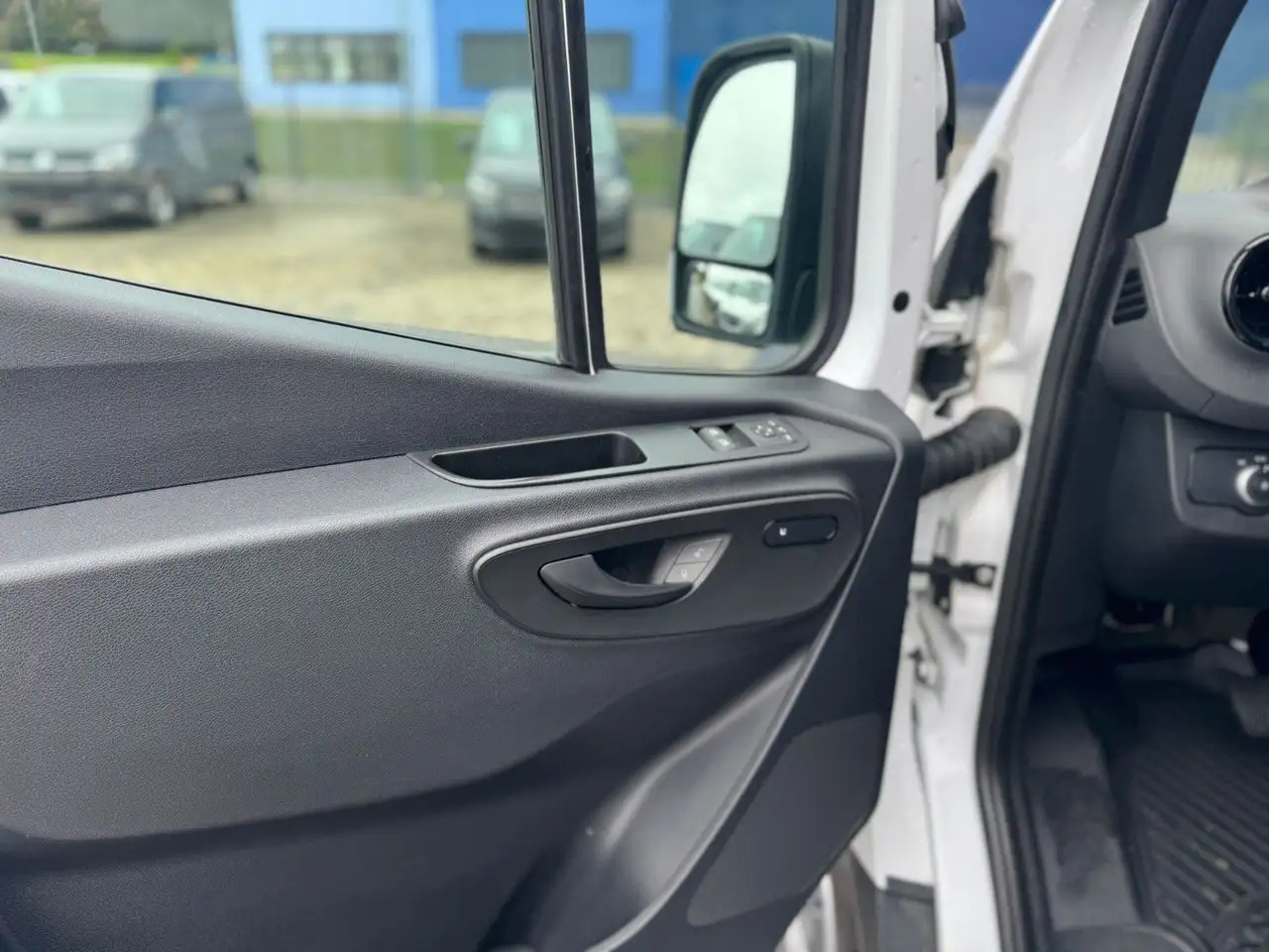 Mercedes-Benz Sprinter 317 CDI Lang Hoch Klima MBUX AHK 2,8t - Furgón: foto 5 Mercedes-Benz Sprinter 317 CDI Lang Hoch Klima MBUX AHK 2,8t - Furgón: foto 5