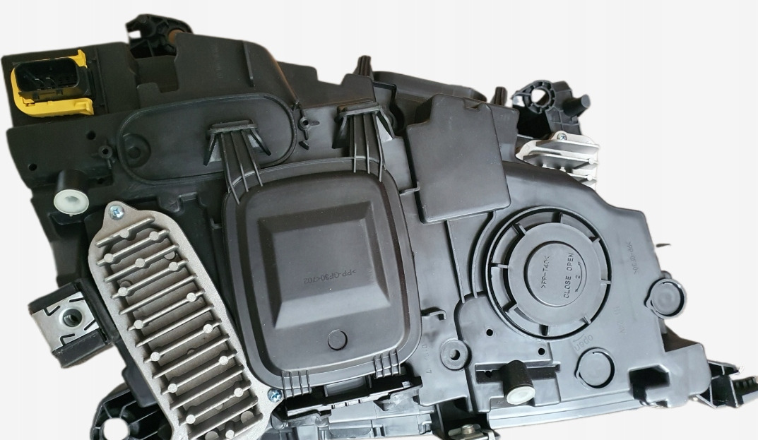 NOWY REFLEKTOR VOLVO FH4 PRAWY - Faro delantero para Camión: foto 4 NOWY REFLEKTOR VOLVO FH4 PRAWY - Faro delantero para Camión: foto 4