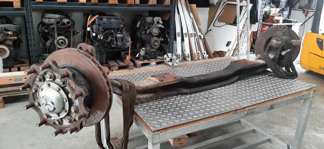 Gebrauchte DB Axor 18.24, Vorderachse, Artikel - Nr. : 81.99999 - 9999 - Eje delantero para Camión: foto 4 Gebrauchte DB Axor 18.24, Vorderachse, Artikel - Nr. : 81.99999 - 9999 - Eje delantero para Camión: foto 4