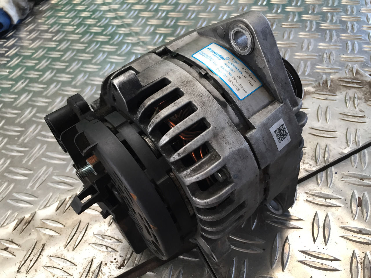 Alternador para Camión Gebrauchte Lichtmaschine MB Axor 1824, Motor Typ OM 906 LA, Artikel - Nr. : A 012 154 67 02: foto 10 Alternador para Camión Gebrauchte Lichtmaschine MB Axor 1824, Motor Typ OM 906 LA, Artikel - Nr. : A 012 154 67 02: foto 10