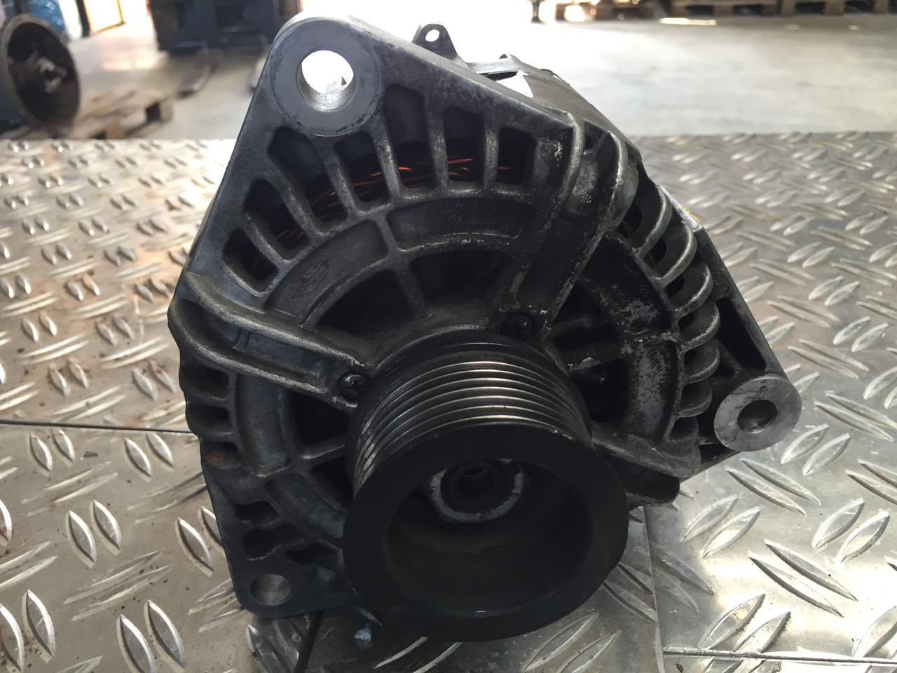 Alternador para Camión Gebrauchte Lichtmaschine MB Axor 1824, Motor Typ OM 906 LA, Artikel - Nr. : A 012 154 67 02: foto 8 Alternador para Camión Gebrauchte Lichtmaschine MB Axor 1824, Motor Typ OM 906 LA, Artikel - Nr. : A 012 154 67 02: foto 8