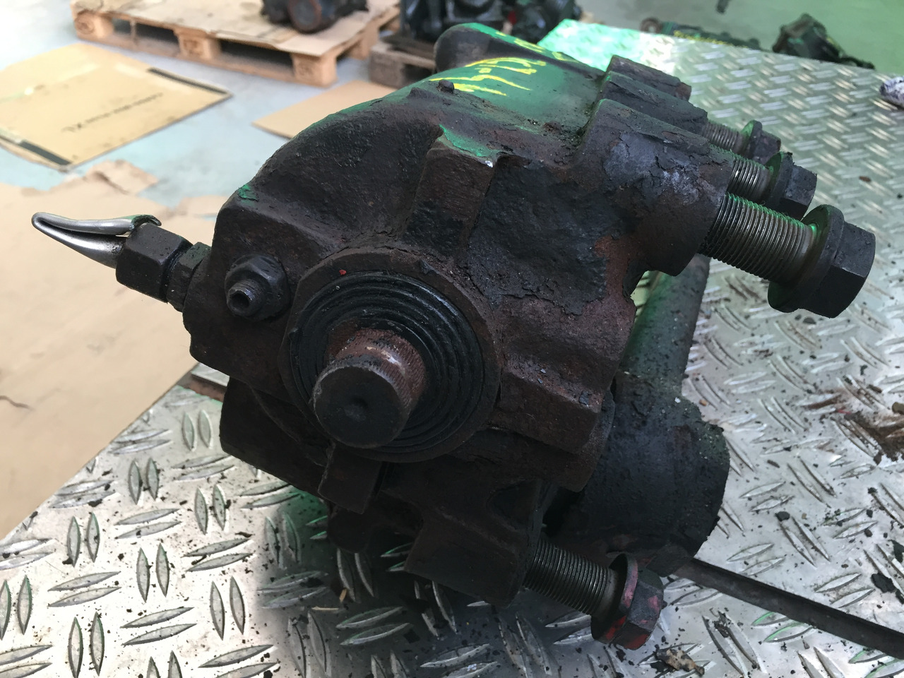 Gebrauchtes Lenkgetriebe MAN F90, 14.232, Artikel - Nr.: 81.9999 - 9999 - Caja de dirección para Camión: foto 4 Gebrauchtes Lenkgetriebe MAN F90, 14.232, Artikel - Nr.: 81.9999 - 9999 - Caja de dirección para Camión: foto 4