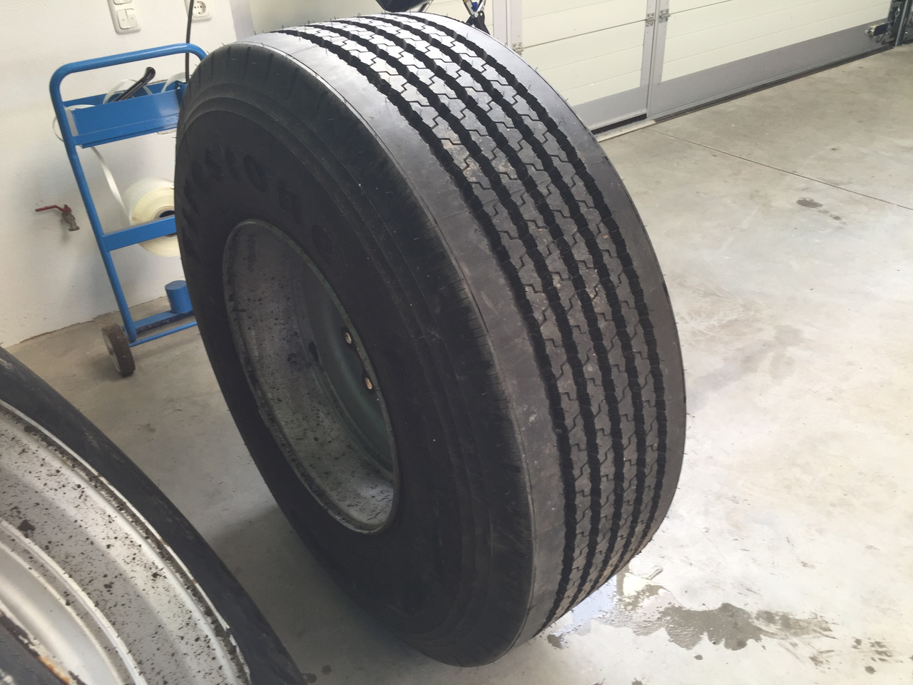 Neumático para Camión Neue Reifen, Firestone TSP - 3000, Größe : 425 / 65 R x 22,5 - 2 Stück mit Felgen: foto 7 Neumático para Camión Neue Reifen, Firestone TSP - 3000, Größe : 425 / 65 R x 22,5 - 2 Stück mit Felgen: foto 7