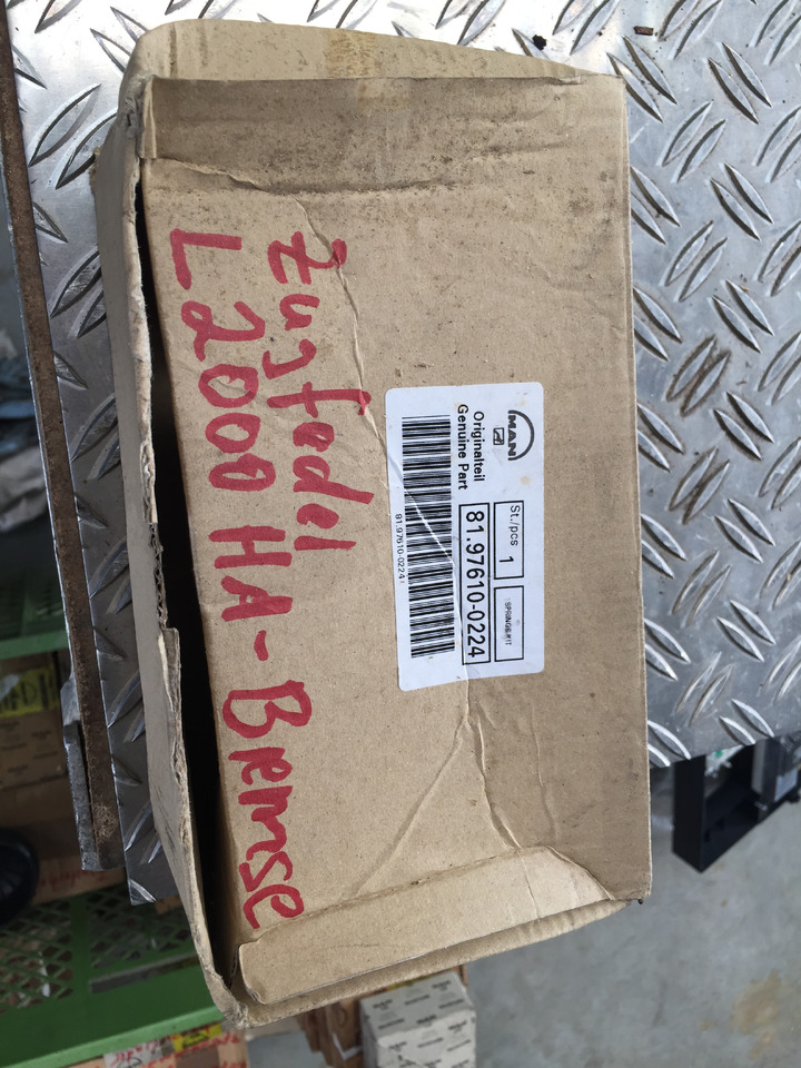 Neuwertige MAN L 2000 Zugfeder, Hinterachse Bremse , Artikel - Nr. : 81.97610 - 0224 - Suspensión para Camión: foto 4 Neuwertige MAN L 2000 Zugfeder, Hinterachse Bremse , Artikel - Nr. : 81.97610 - 0224 - Suspensión para Camión: foto 4