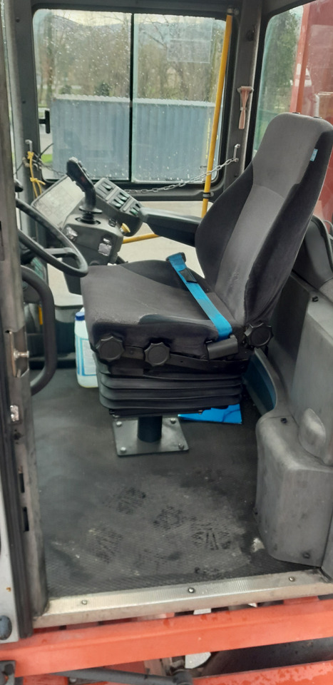 KALMAR DRF 450 70 S5XS - Reach stacker: foto 4 KALMAR DRF 450 70 S5XS - Reach stacker: foto 4