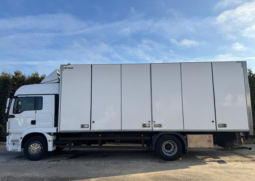 MAN MAN TGM 18.290/ IZOTERMA / OTWIERANY BOK/ /WINDA / 19 EUROPALET/ NISKI PRZEBIEG /SYPIALKA /ACC/EURO6 - Camión frigorífico: foto 4 MAN MAN TGM 18.290/ IZOTERMA / OTWIERANY BOK/ /WINDA / 19 EUROPALET/ NISKI PRZEBIEG /SYPIALKA /ACC/EURO6 - Camión frigorífico: foto 4