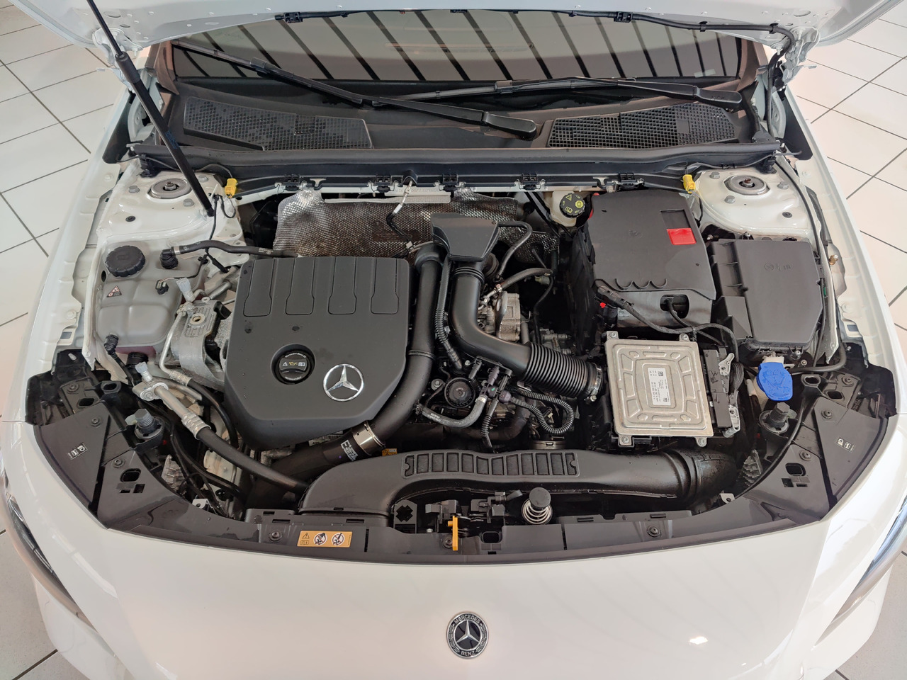 Sedan Mercedes-Benz A 200 7G-DCT AMG Line  Kamera Navi LED SHZ: foto 14