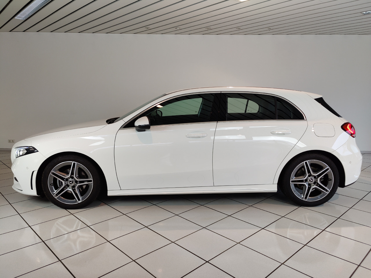 Sedan Mercedes-Benz A 200 7G-DCT AMG Line  Kamera Navi LED SHZ: foto 7