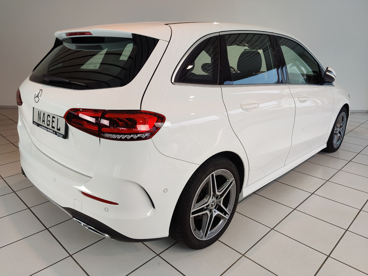 Mercedes-Benz B 200 d 8G-DCT AMG Line Kam Navi SHZ LED - Coche: foto 4 Mercedes-Benz B 200 d 8G-DCT AMG Line Kam Navi SHZ LED - Coche: foto 4