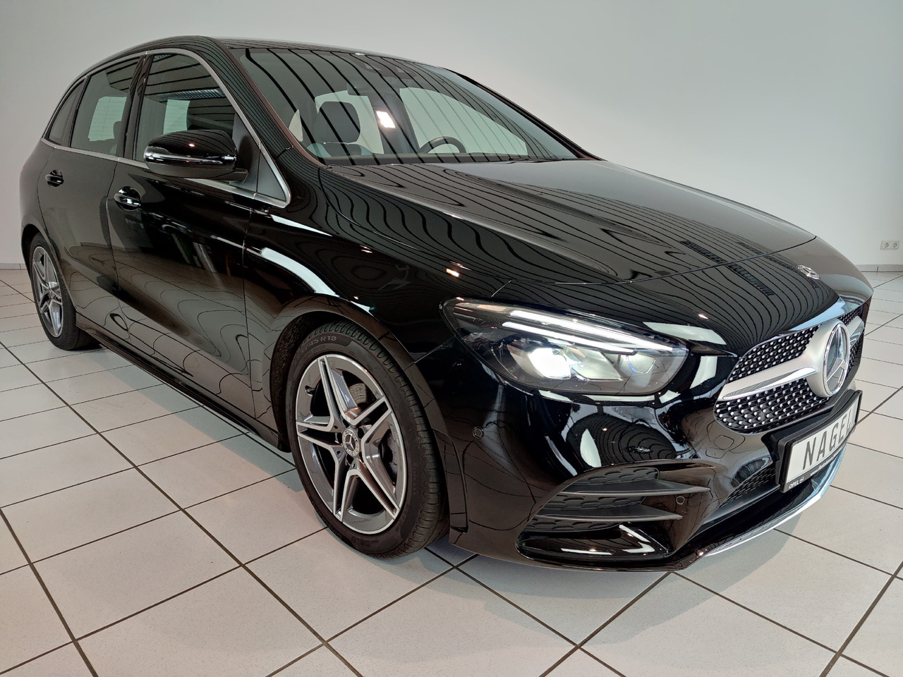 Mercedes-Benz B 200 d 8G-DCT AMG Line Navi LED Sport DAB Rükam - Coche: foto 2 Mercedes-Benz B 200 d 8G-DCT AMG Line Navi LED Sport DAB Rükam - Coche: foto 2