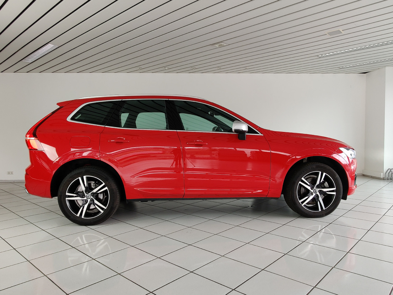 Volvo XC60 R Design AWD 228kW 360°Kam Pano Head-Up CD Apple - SUV/ Todoterreno: foto 5 Volvo XC60 R Design AWD 228kW 360°Kam Pano Head-Up CD Apple - SUV/ Todoterreno: foto 5