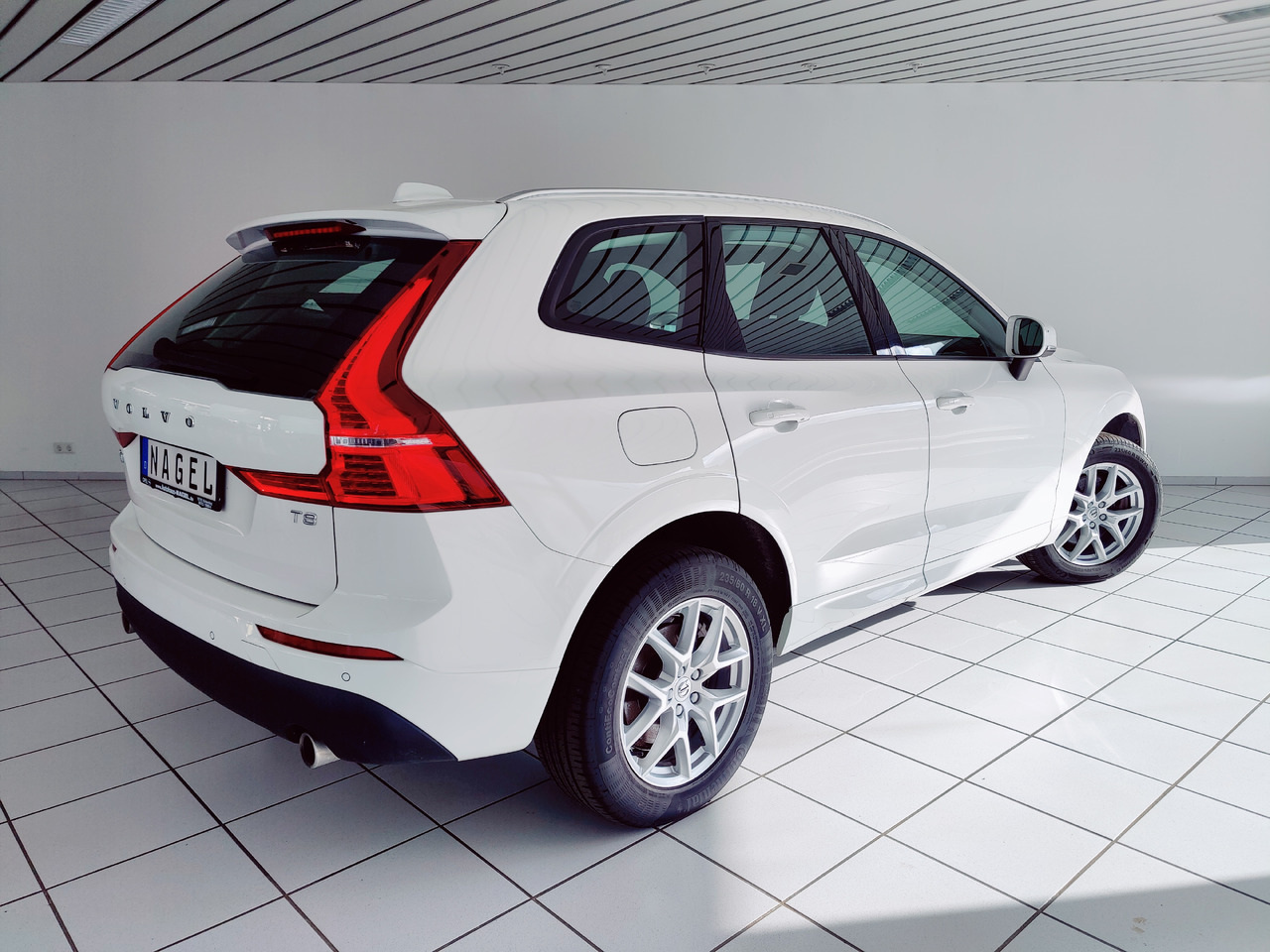 Volvo XC60 t8 twin engine Momentum Plug-In Hybrid AWD AHK Leder Navi - SUV/ Todoterreno: foto 4 Volvo XC60 t8 twin engine Momentum Plug-In Hybrid AWD AHK Leder Navi - SUV/ Todoterreno: foto 4