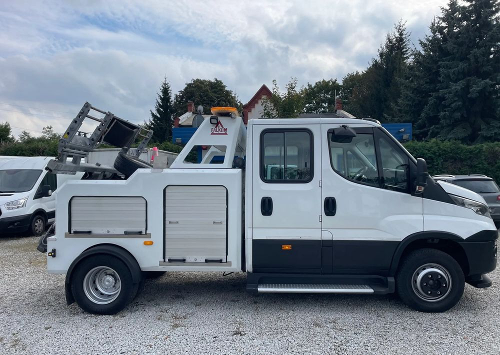 Iveco Daily 70C18 Hi-Matic Pomoc drogowa Holownik 2019r - Grua de remolque autos: foto 4 Iveco Daily 70C18 Hi-Matic Pomoc drogowa Holownik 2019r - Grua de remolque autos: foto 4