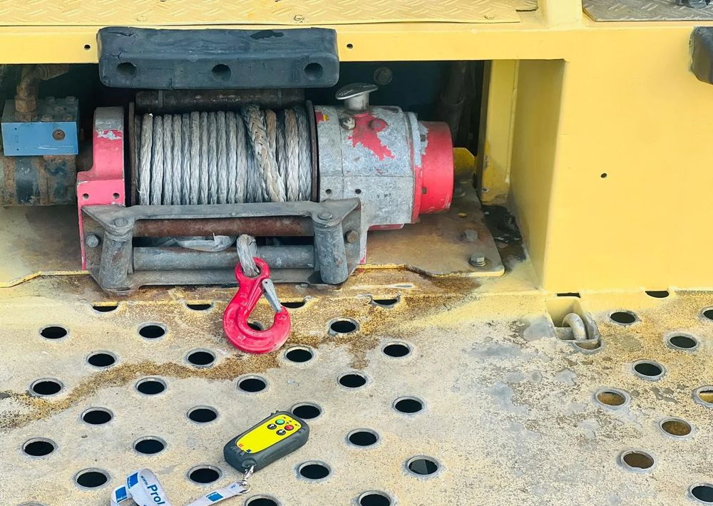 Grua de remolque autos MAN TGS / 6x2/ LAWETA / PLATFORMA / NAJAZDY HYDRAULICZNE / WYCIĄGARKA / oś skrętna i podnoszona: foto 9