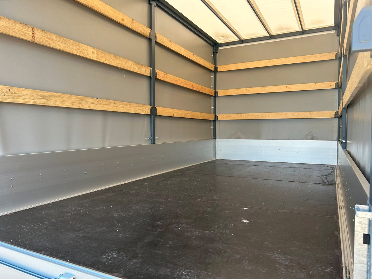 Fiat DUCATO XLWB MAXI Pritsche+Plane - Furgoneta con lona: foto 5 Fiat DUCATO XLWB MAXI Pritsche+Plane - Furgoneta con lona: foto 5