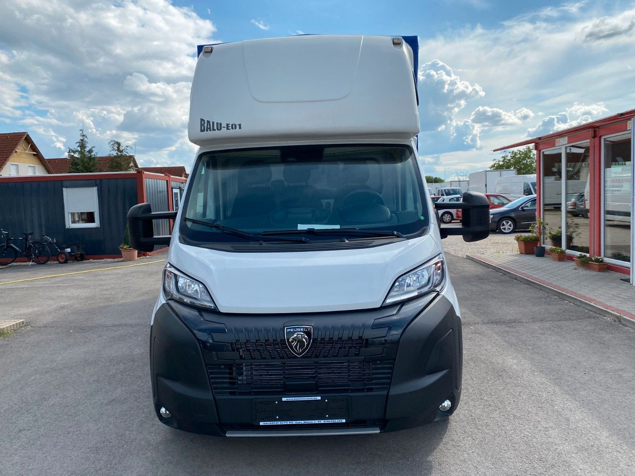 Peugeot BOXER CHC L4 HEAVY PRITSCHE+PLANE+SCHLAFKABINE - Furgoneta con lona: foto 2 Peugeot BOXER CHC L4 HEAVY PRITSCHE+PLANE+SCHLAFKABINE - Furgoneta con lona: foto 2