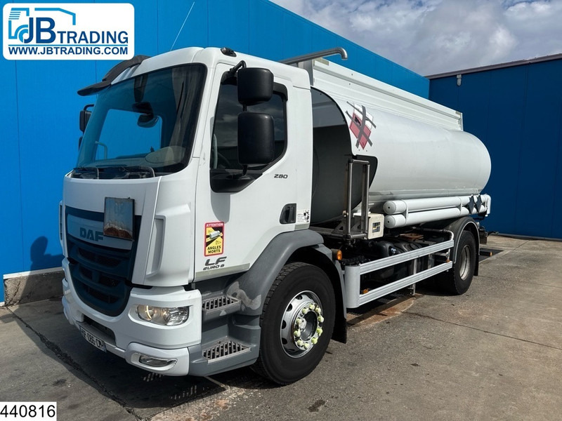 DAF LF 280 EURO 6, Manual, 13,390 litres, 5 Comp. - Camión cisterna: foto 1 DAF LF 280 EURO 6, Manual, 13,390 litres, 5 Comp. - Camión cisterna: foto 1
