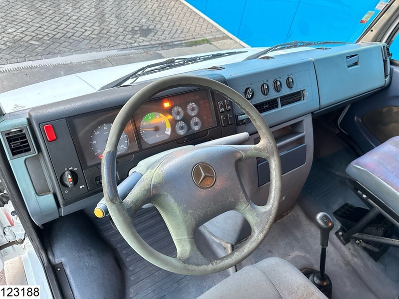 Mercedes-Benz 815 Manual transmission, Steel suspension - Camión caja cerrada: foto 5 Mercedes-Benz 815 Manual transmission, Steel suspension - Camión caja cerrada: foto 5