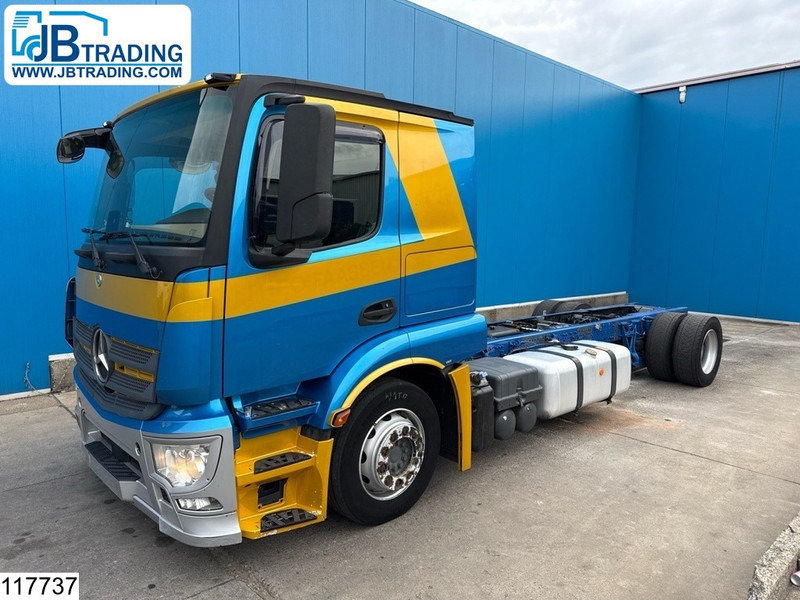 Mercedes-Benz Actros 1843 EURO 6, Hydrauliek - Camión chasis: foto 1 Mercedes-Benz Actros 1843 EURO 6, Hydrauliek - Camión chasis: foto 1