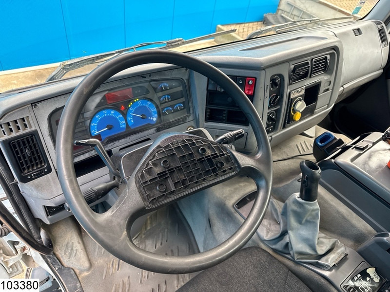 Renault Kerax 370 8x4, EURO 3, Cifa, 9m3, Remote - Camión hormigonera: foto 5 Renault Kerax 370 8x4, EURO 3, Cifa, 9m3, Remote - Camión hormigonera: foto 5